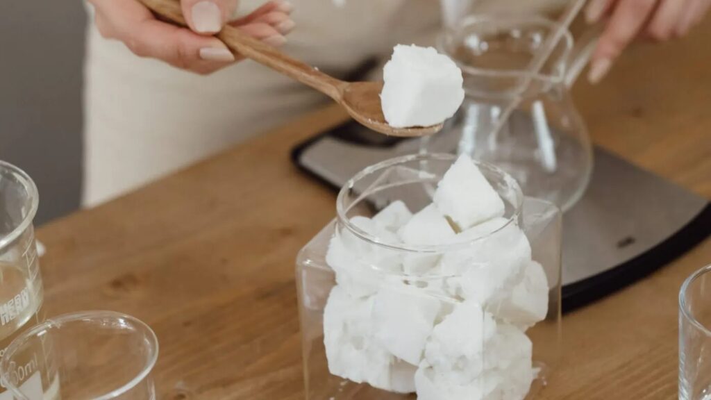 Sự Khác Biệt Giữa Sáp Parafin Và Sáp Đậu Nành Vì Sao Nến Thơm Tự Nhiên Được Ưu Chuộng?